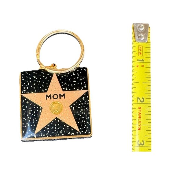 Vintage MOM Keychain Star Hollywood Walk of Fame Black Gold Metal 2” VGUC - Picture 1 of 2